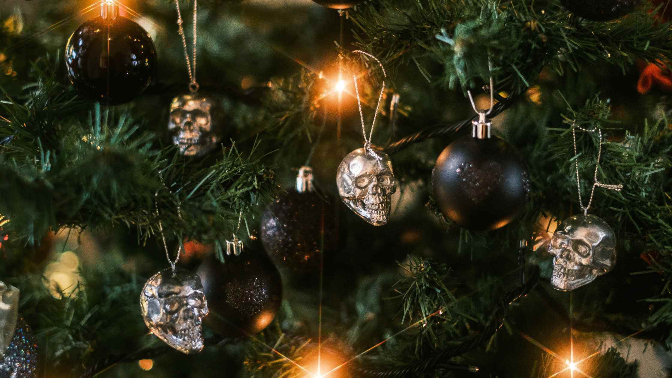 How to celebrate Christmas the gothic way - black and skull baubles