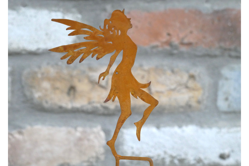 Set Of 6 Rusty Mini Stakes