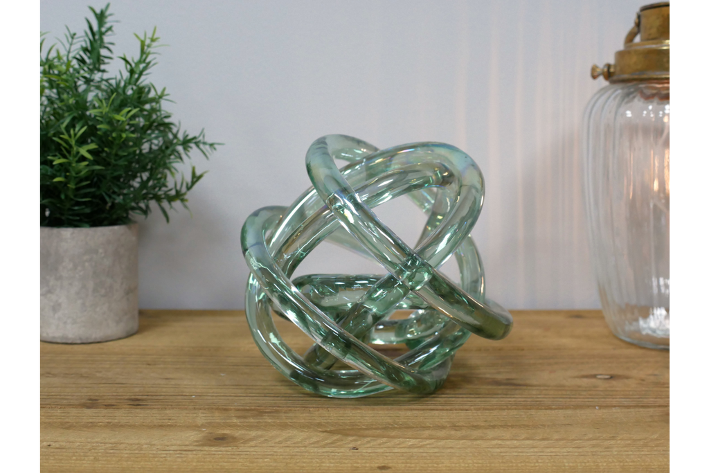 Glass Knot