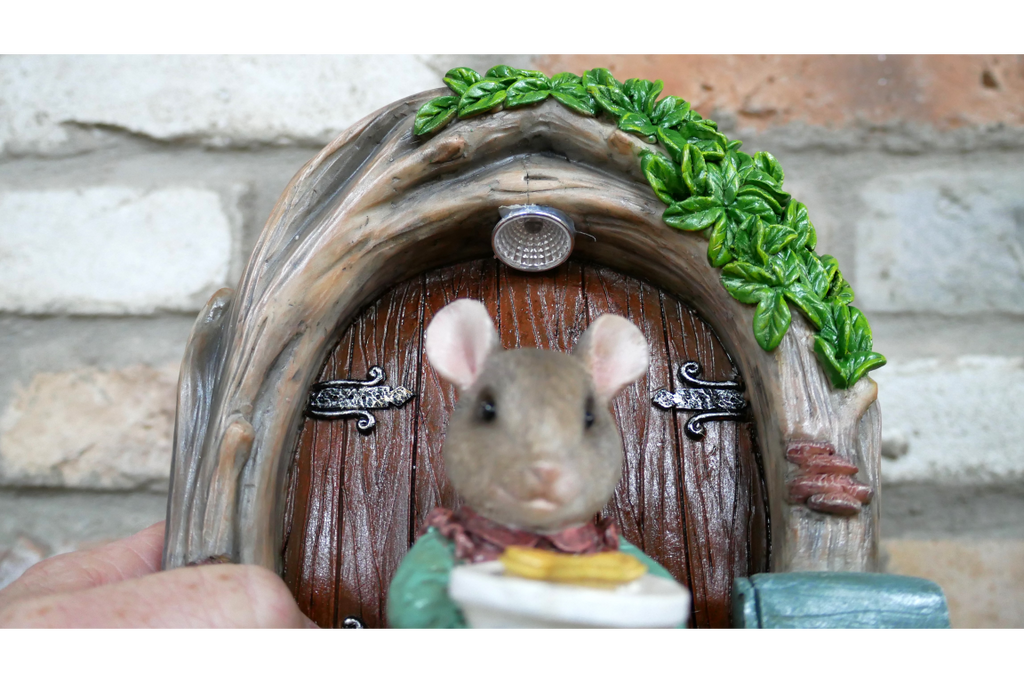 Mouse Door - Solar Light