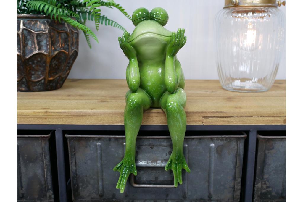 Sitting Frog