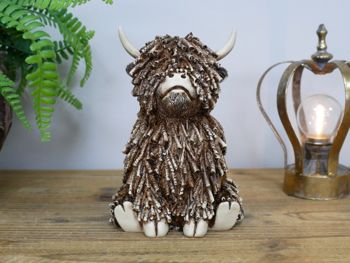 Sitting Highland Cow - Medium