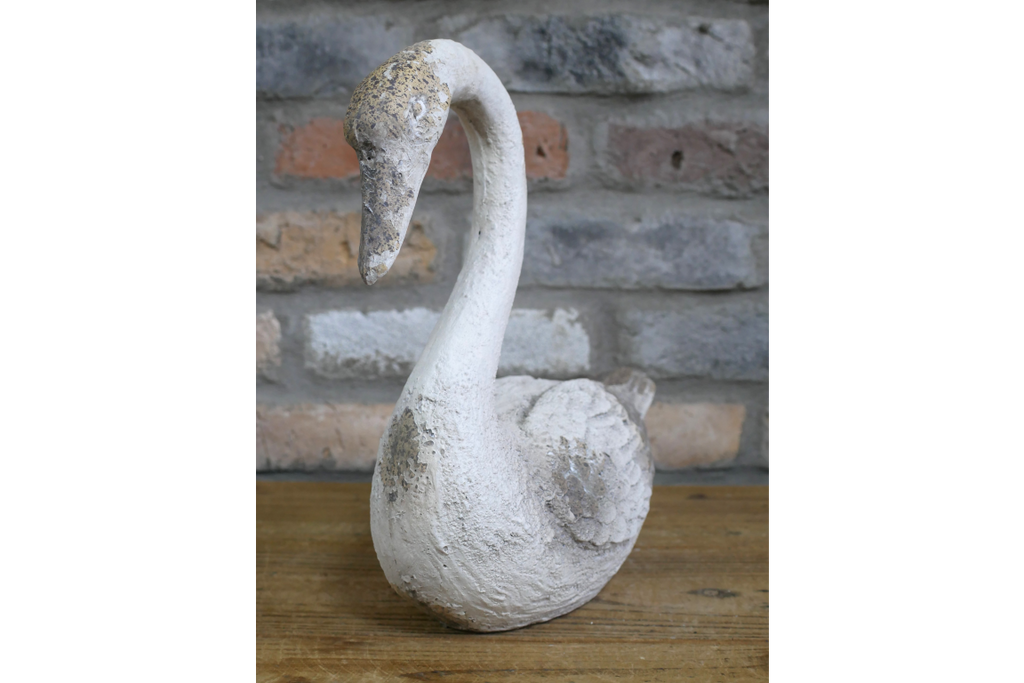 Elegant MGO Swan Garden Statue - Rustic White Shabby Chic Bird Ornament