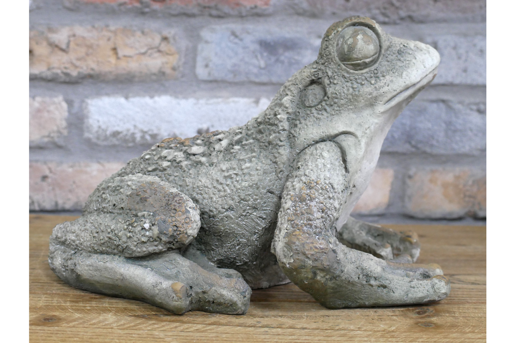 Rustic MGO Frog Garden Statue - Antique Stone Effect Toad Lawn Ornament