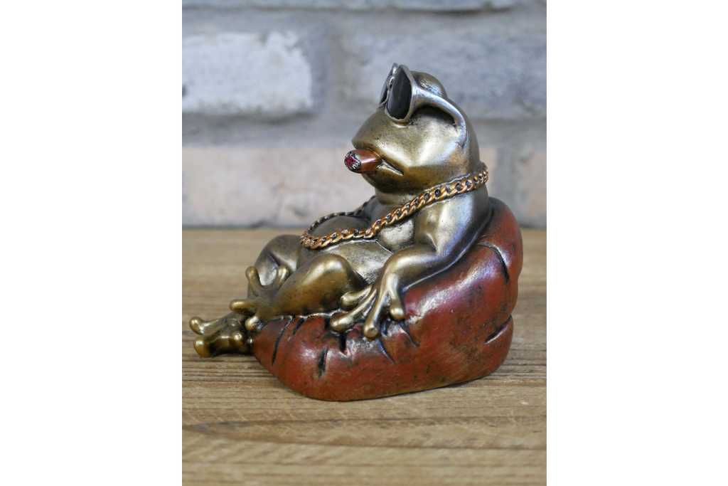 Cool Frog with Sunglasses Resin Ornament Funny Smoking Toad Figurine