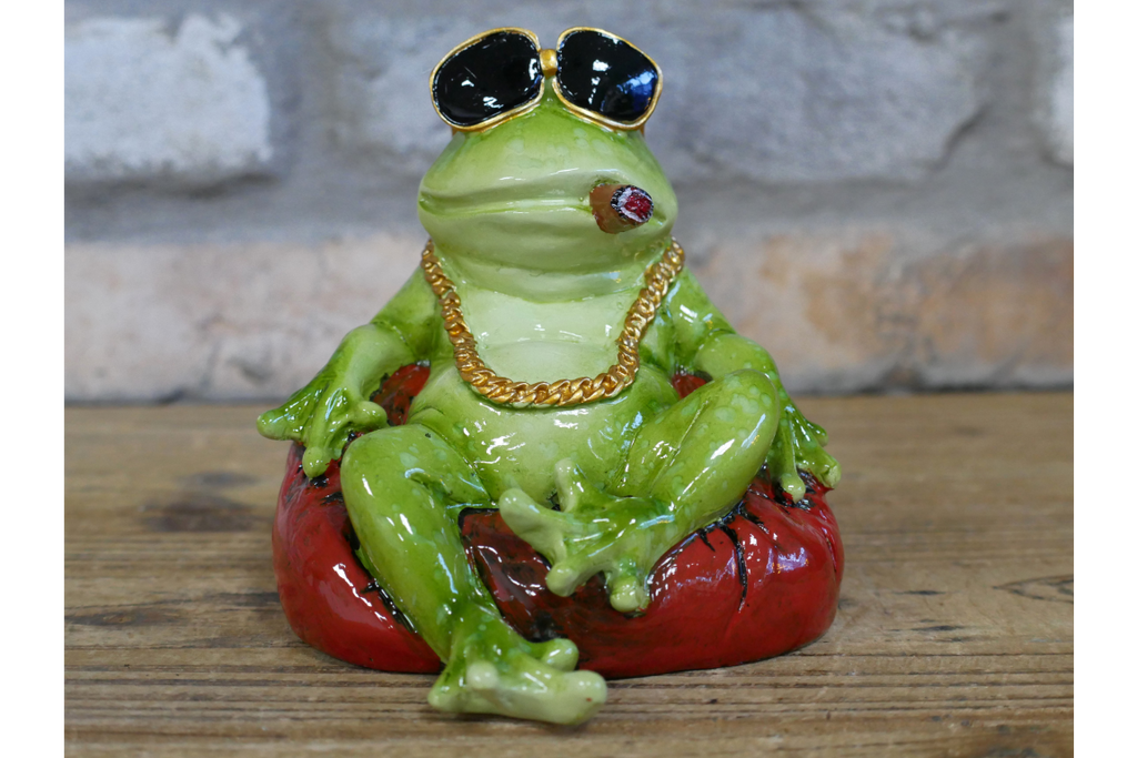 Cool Green Frog with Sunglasses Resin Ornament Smoking Toad Figurine