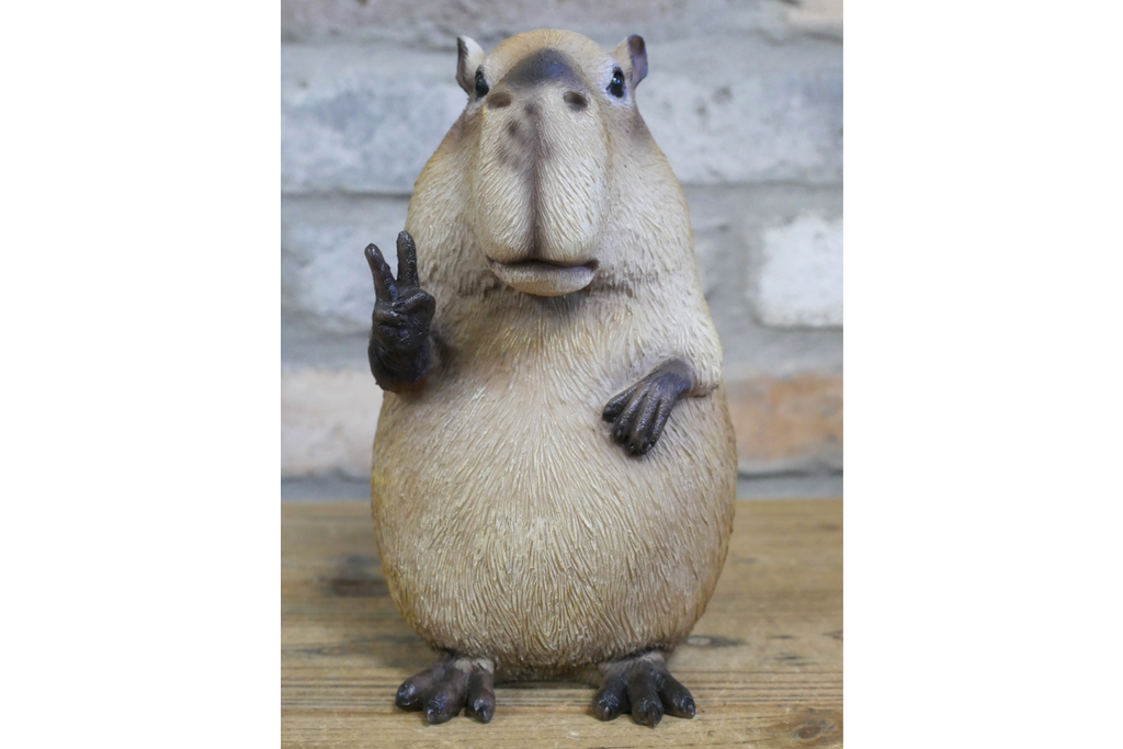 Quirky Resin Capybara Peace Sign Figurine - Cute Animal Home Table Decor