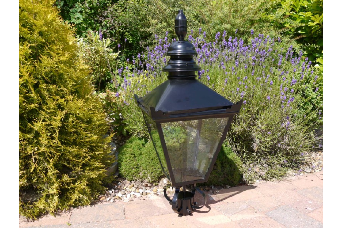 Medium Black Lamp Top