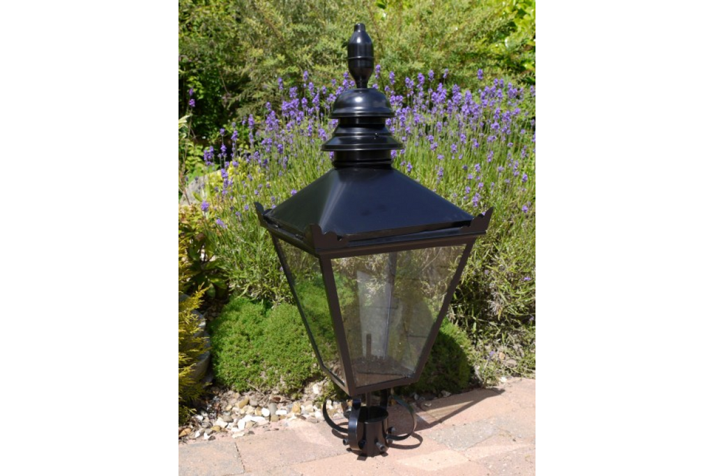 Medium Black Lamp Top
