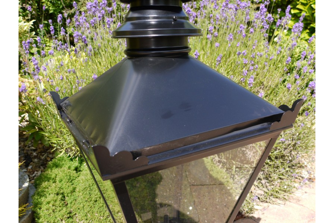 Medium Black Lamp Top