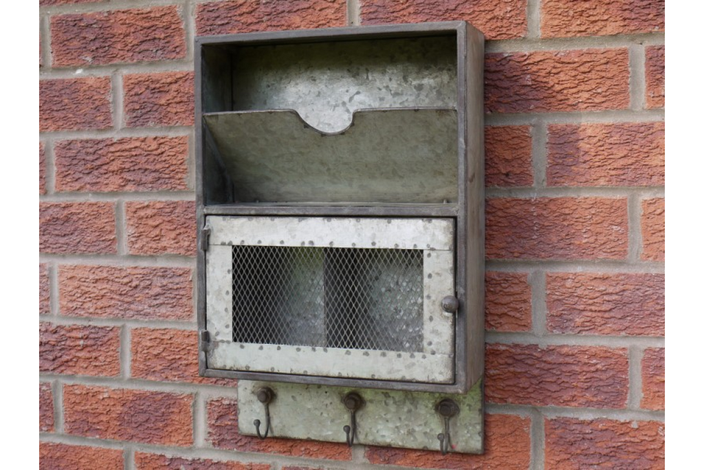 Wall Storage Unit