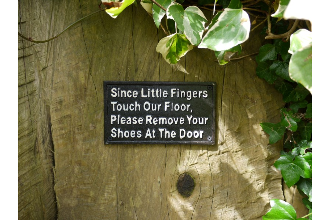 Sign (Little Fingers)