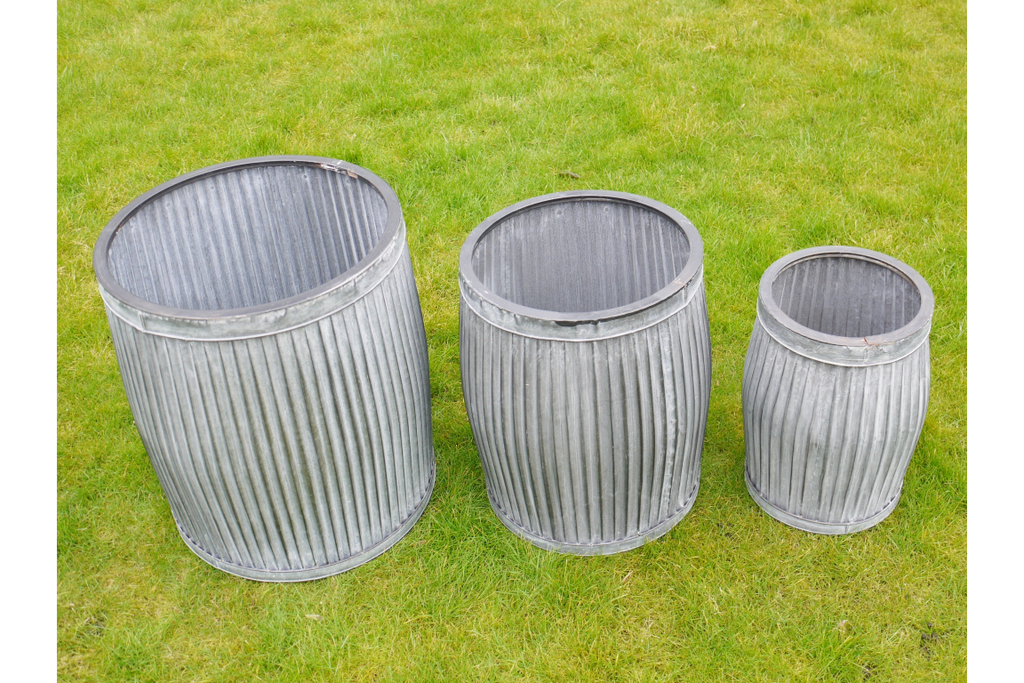 Set of 3 round Tubs