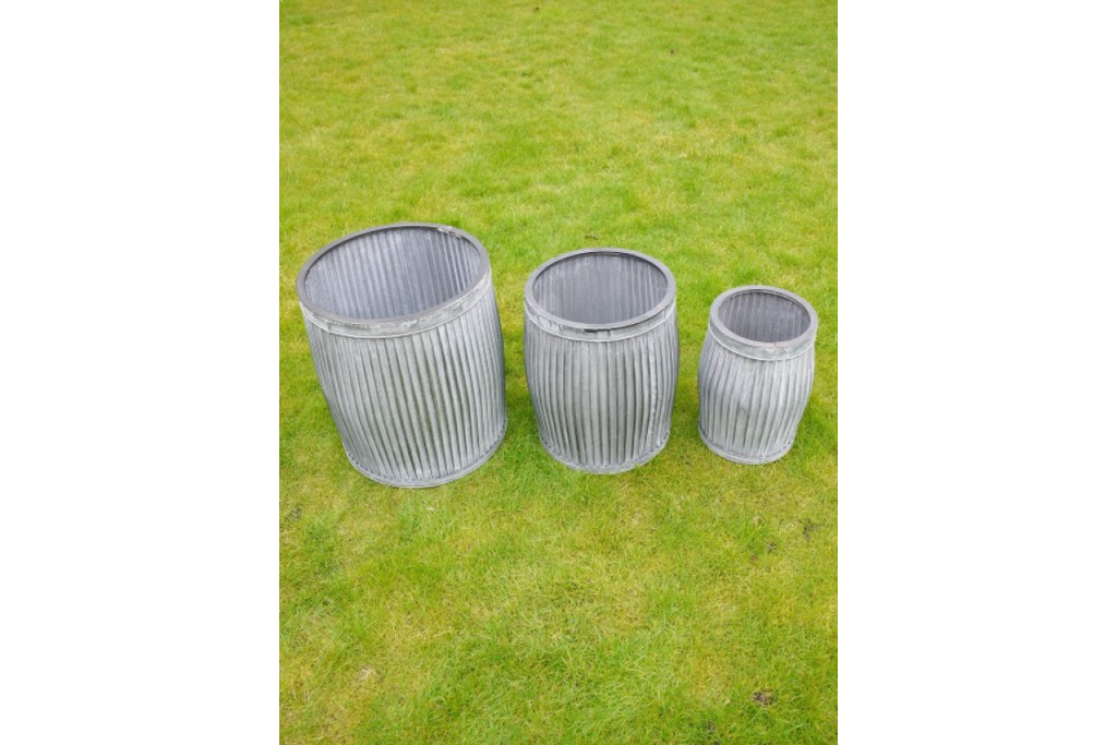 Set of 3 round Tubs