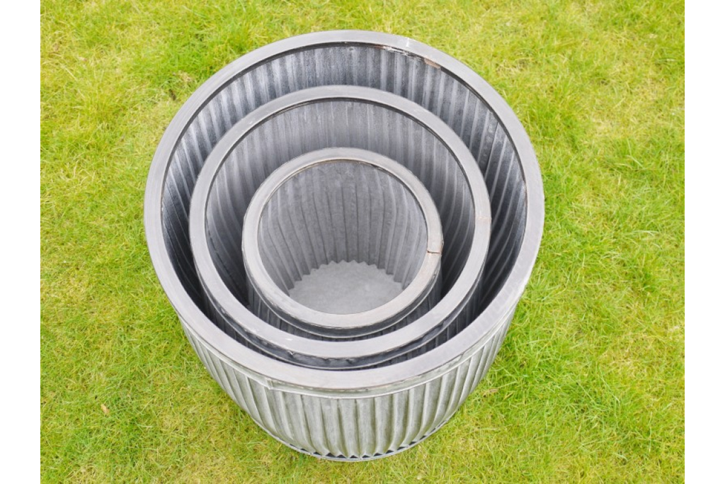 Set of 3 round Tubs