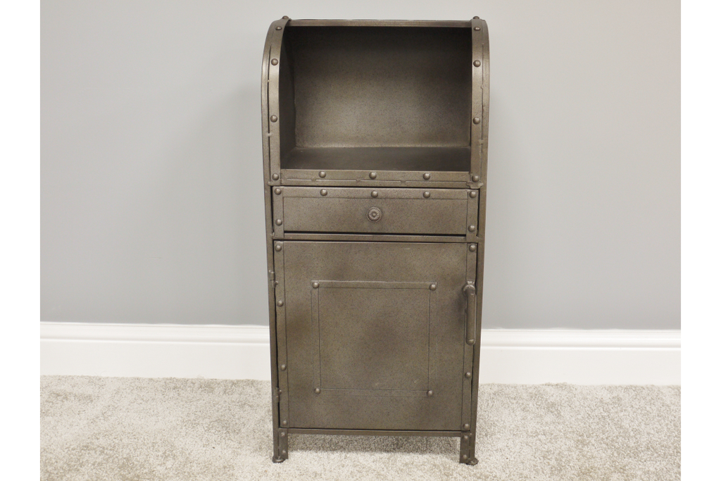 Industrial Bedside