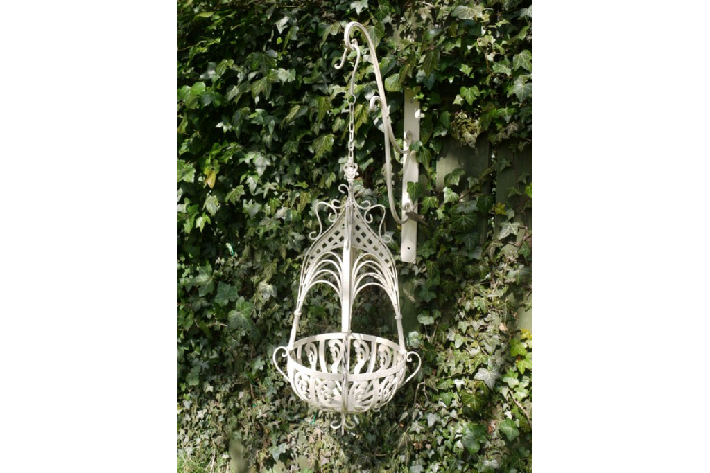 Small hanging Basket (Cream)