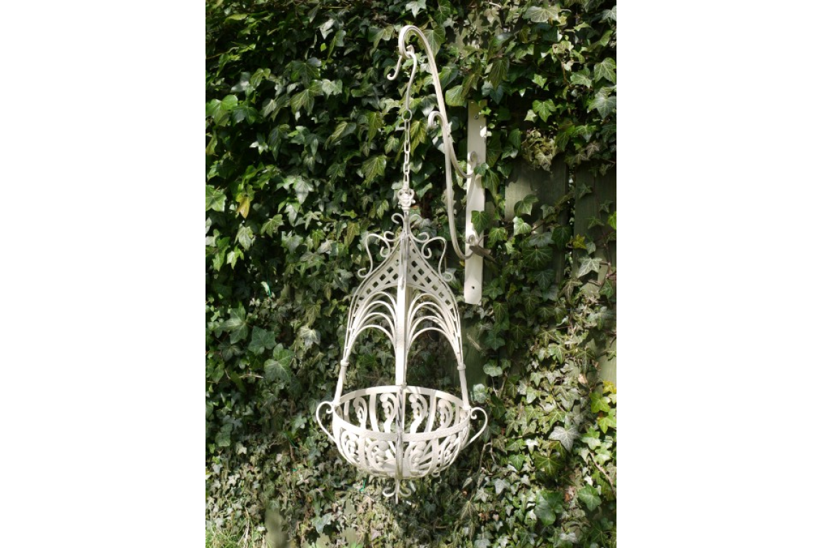 Small hanging Basket (Cream)