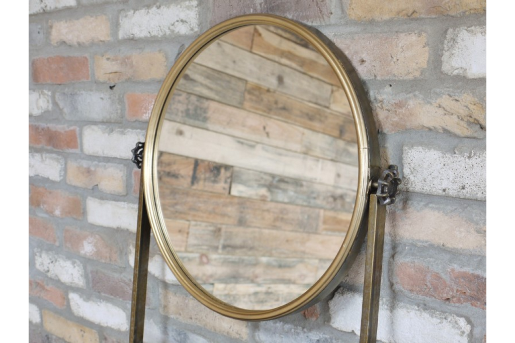 Mirror Stand