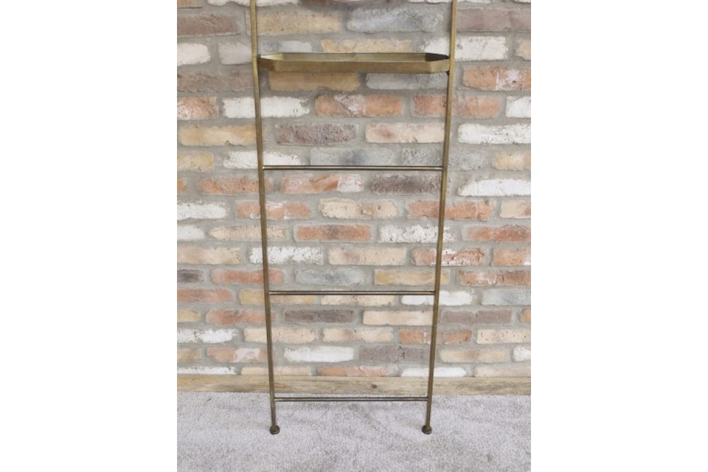 Mirror Stand
