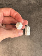 Howlite - Mini tower