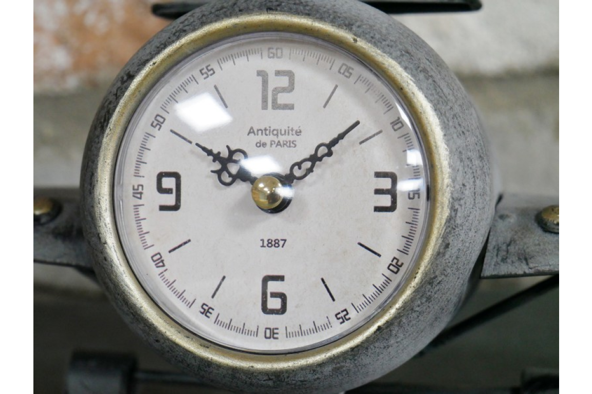 Aeroplane Clock