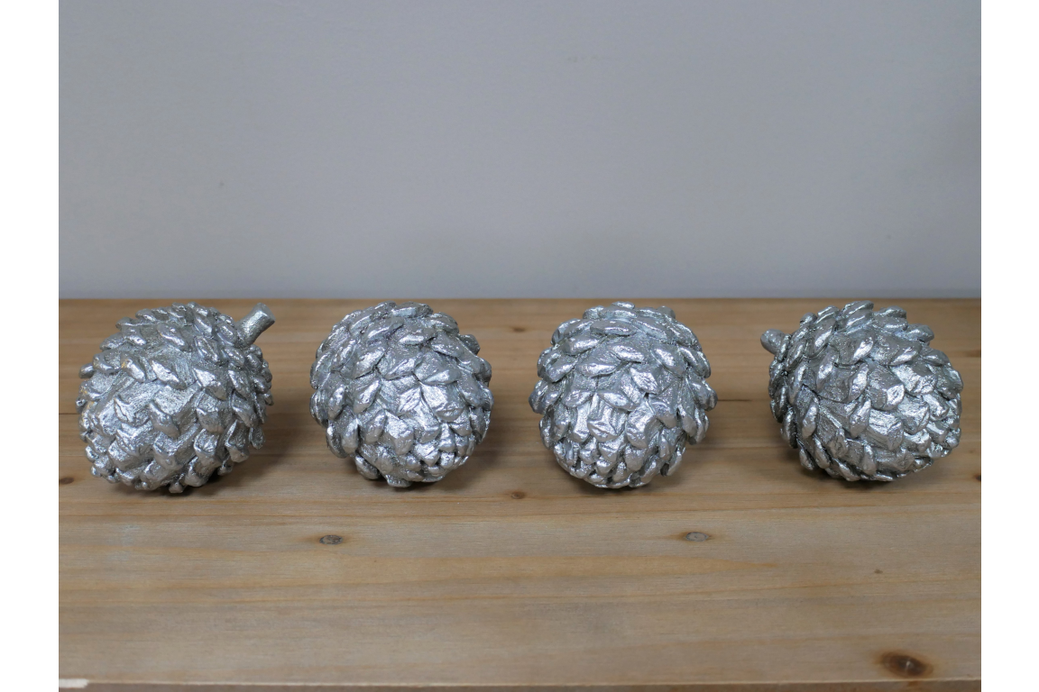 Set Of 4 Pinecones