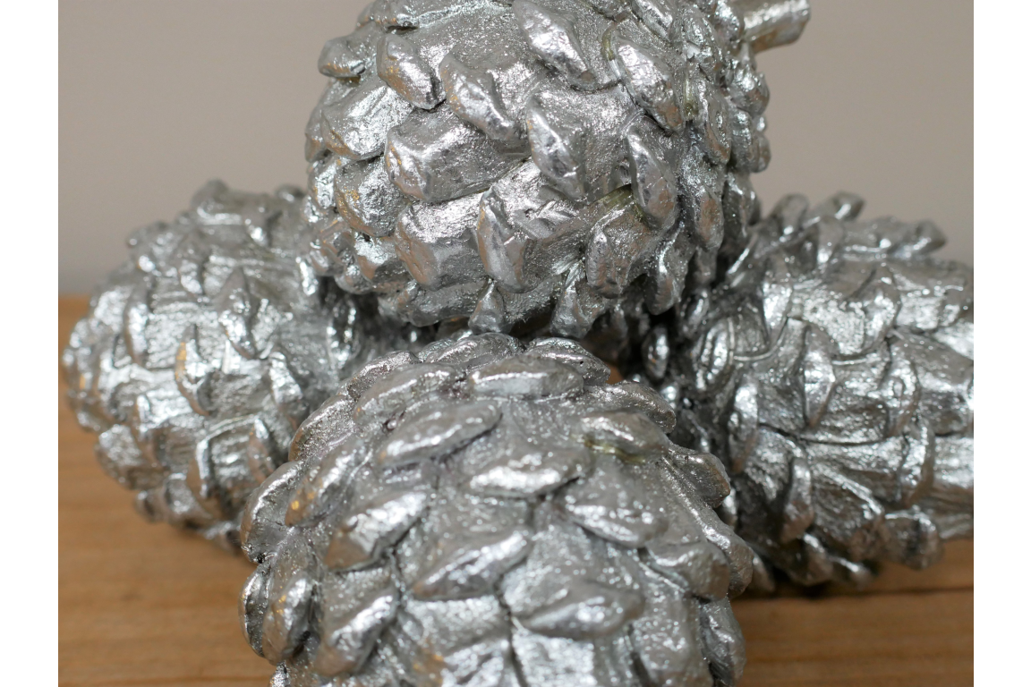 Set Of 4 Pinecones