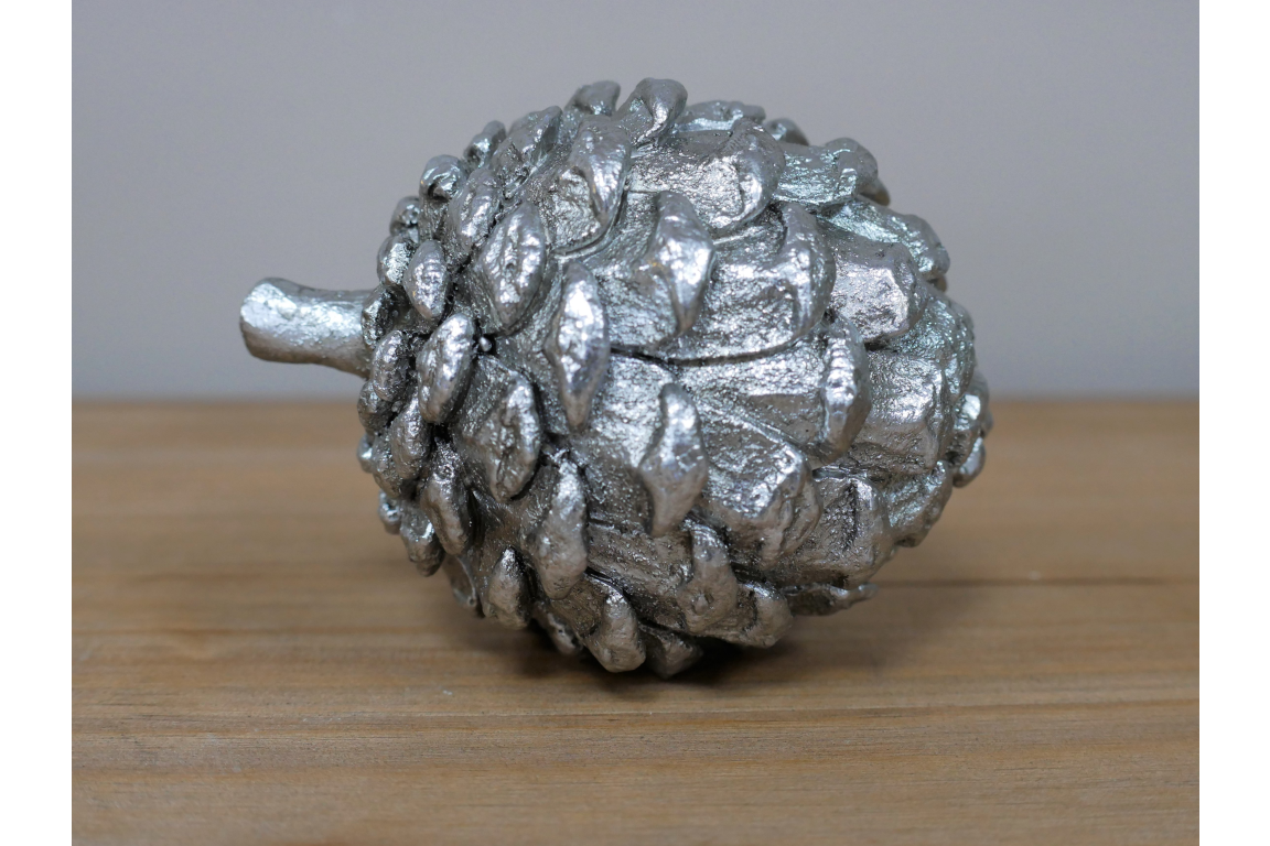 Set Of 4 Pinecones