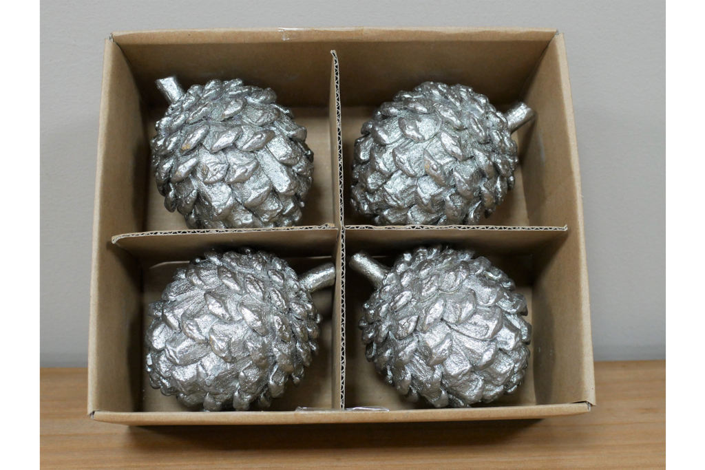 Set Of 4 Pinecones