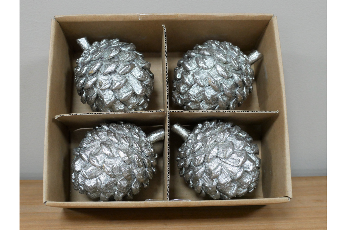 Set Of 4 Pinecones