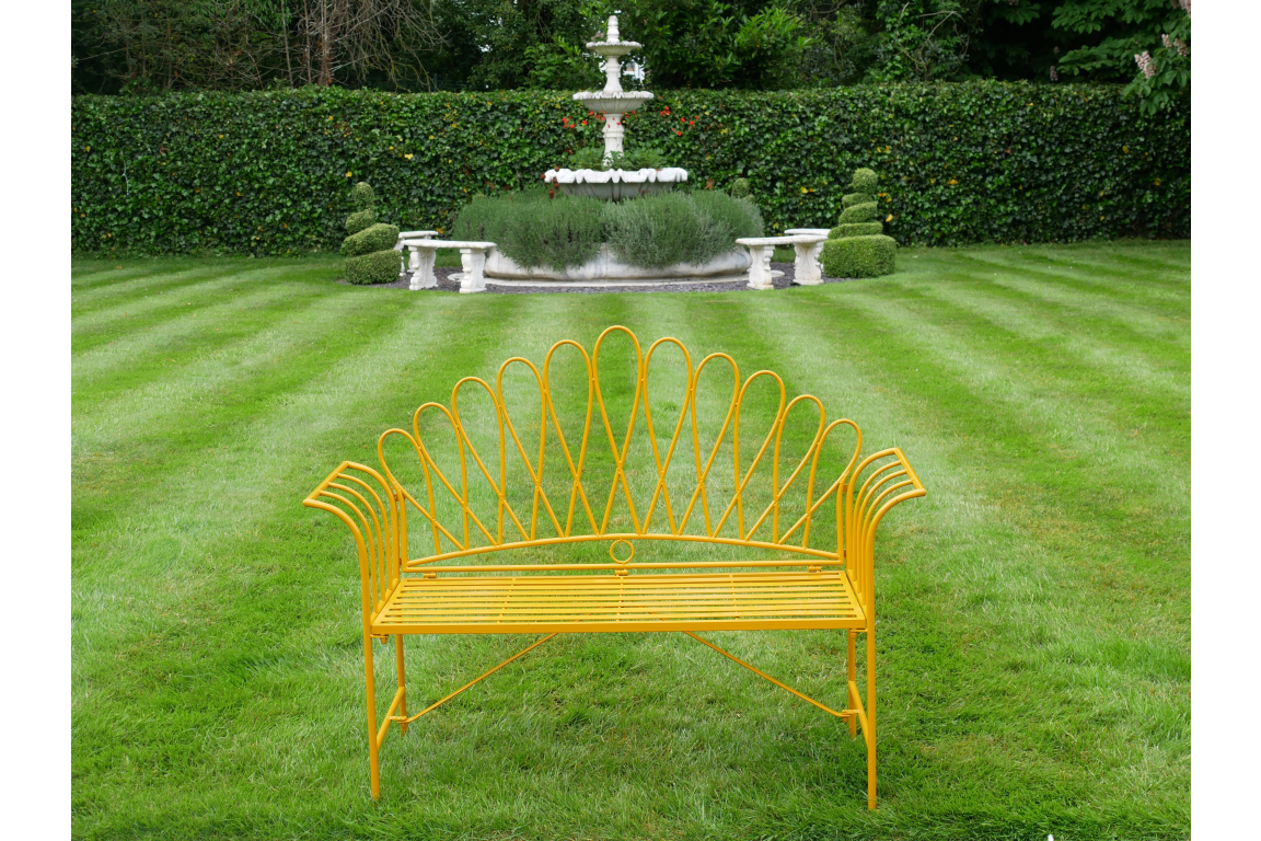 Sarah Bench
