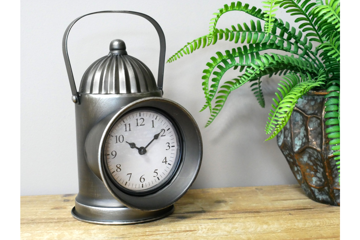 Railway Lamp Clock