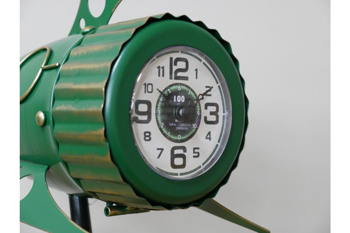 Green Spaceship Clock
