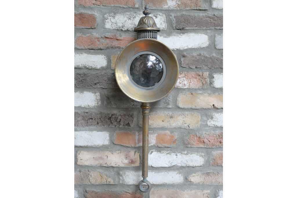 Traditional Style Wall Lantern