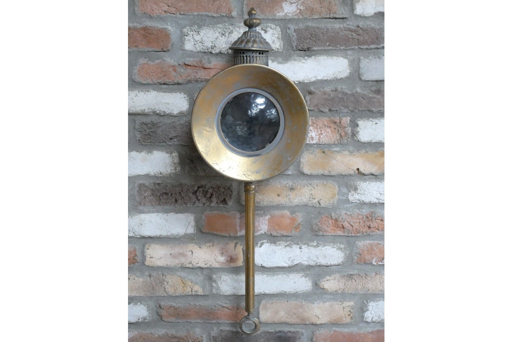 Traditional Style Wall Lantern