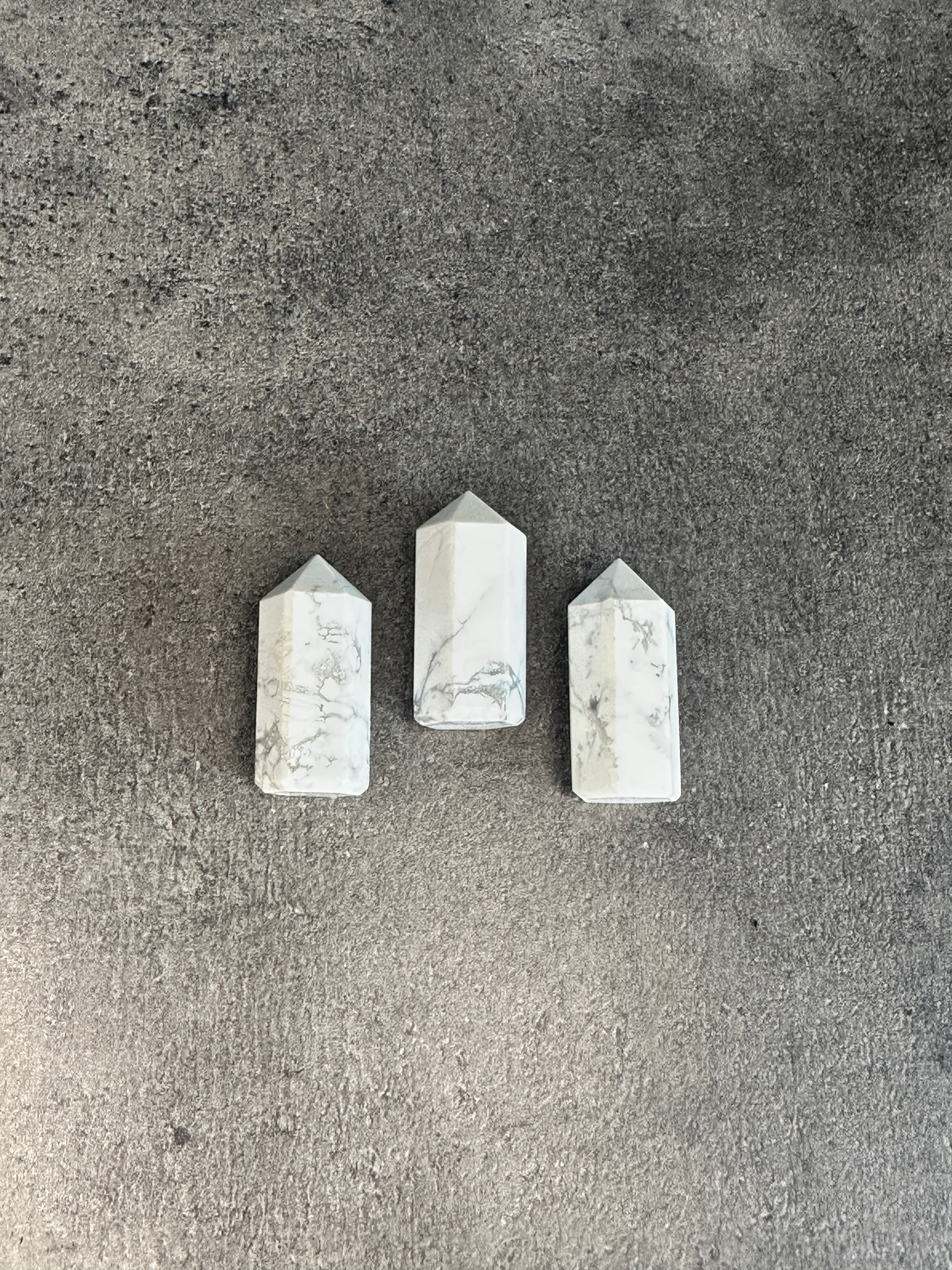 Howlite - Mini tower