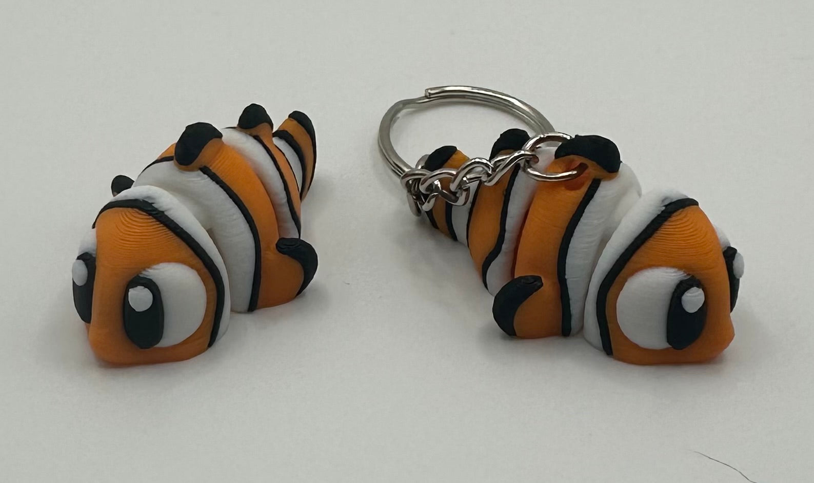 3D Printed Flexi Clown Fish | Nemo Inspired Fidget Toy | Desk Buddy | Keyring Gift for Ocean Lovers | Articulated Fish Flexi Fish Keychain