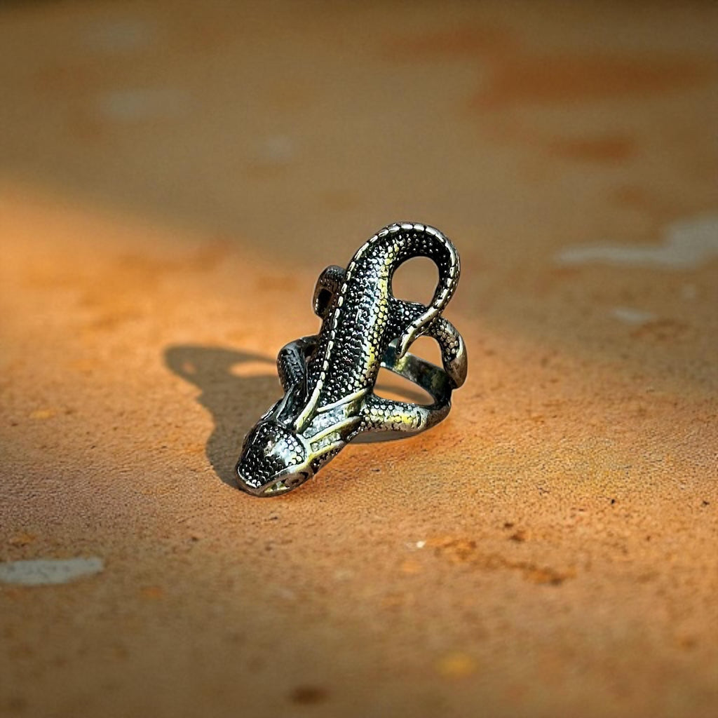 Gothic Lizard Finger Ring Silver Tone - Size U