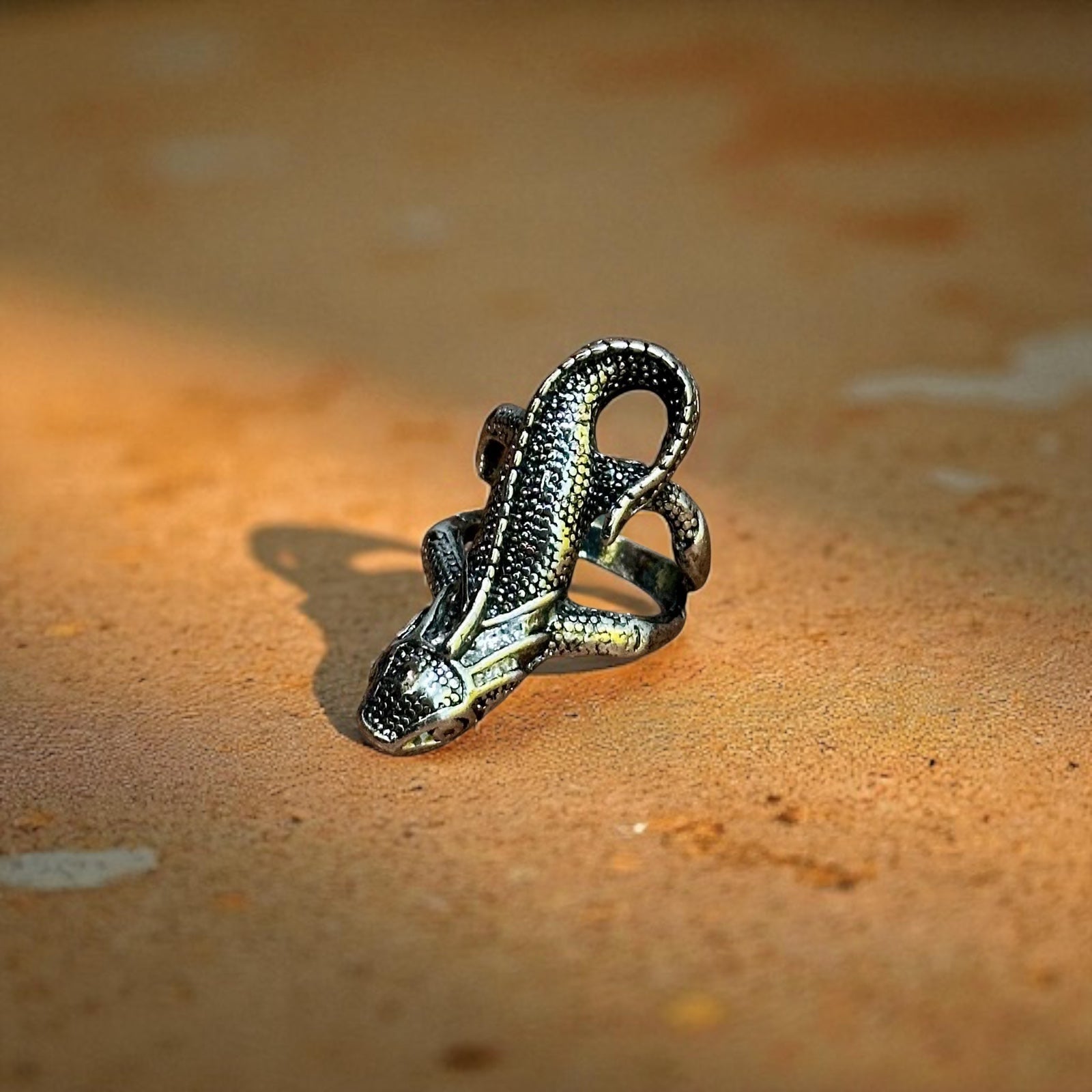 Gothic Lizard Finger Ring Silver Tone - Size U