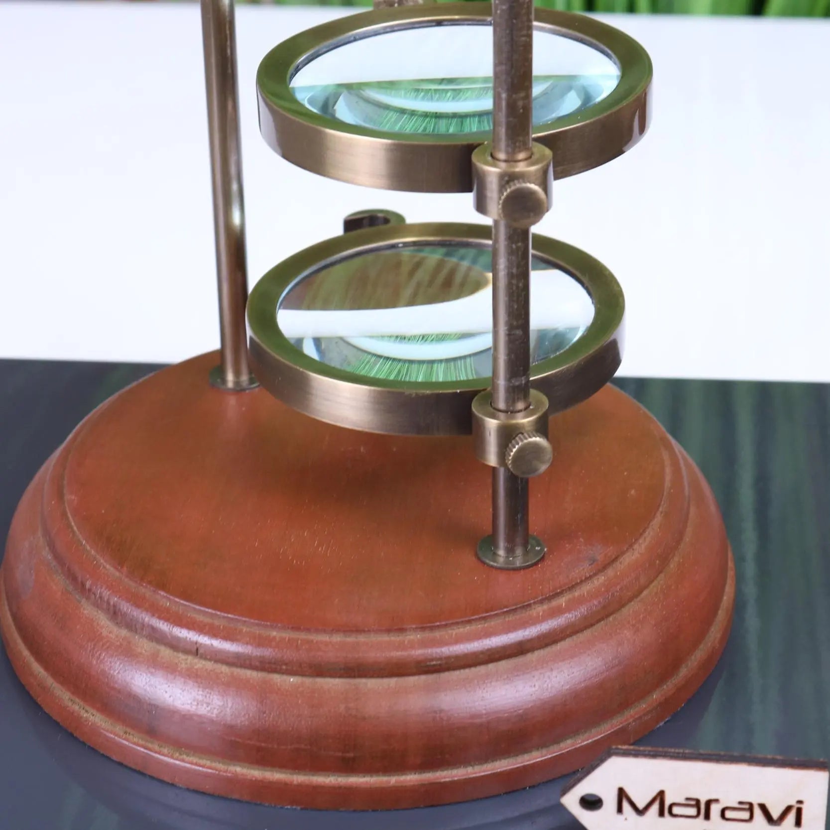 Diari Hands Free Magnifier 3 Level Antique Style