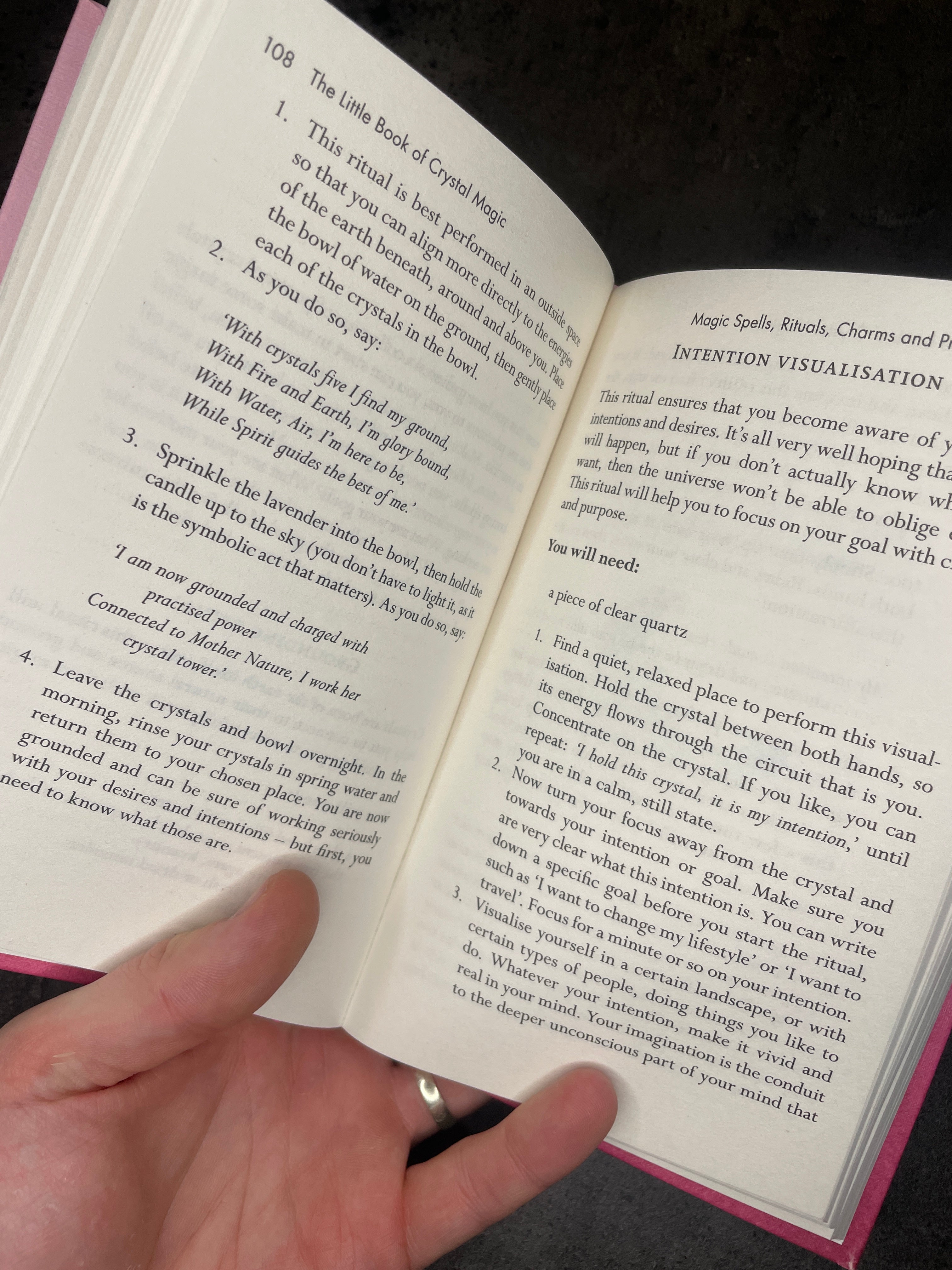 The Little Book of Crystal Magic, Sarah Bartlett