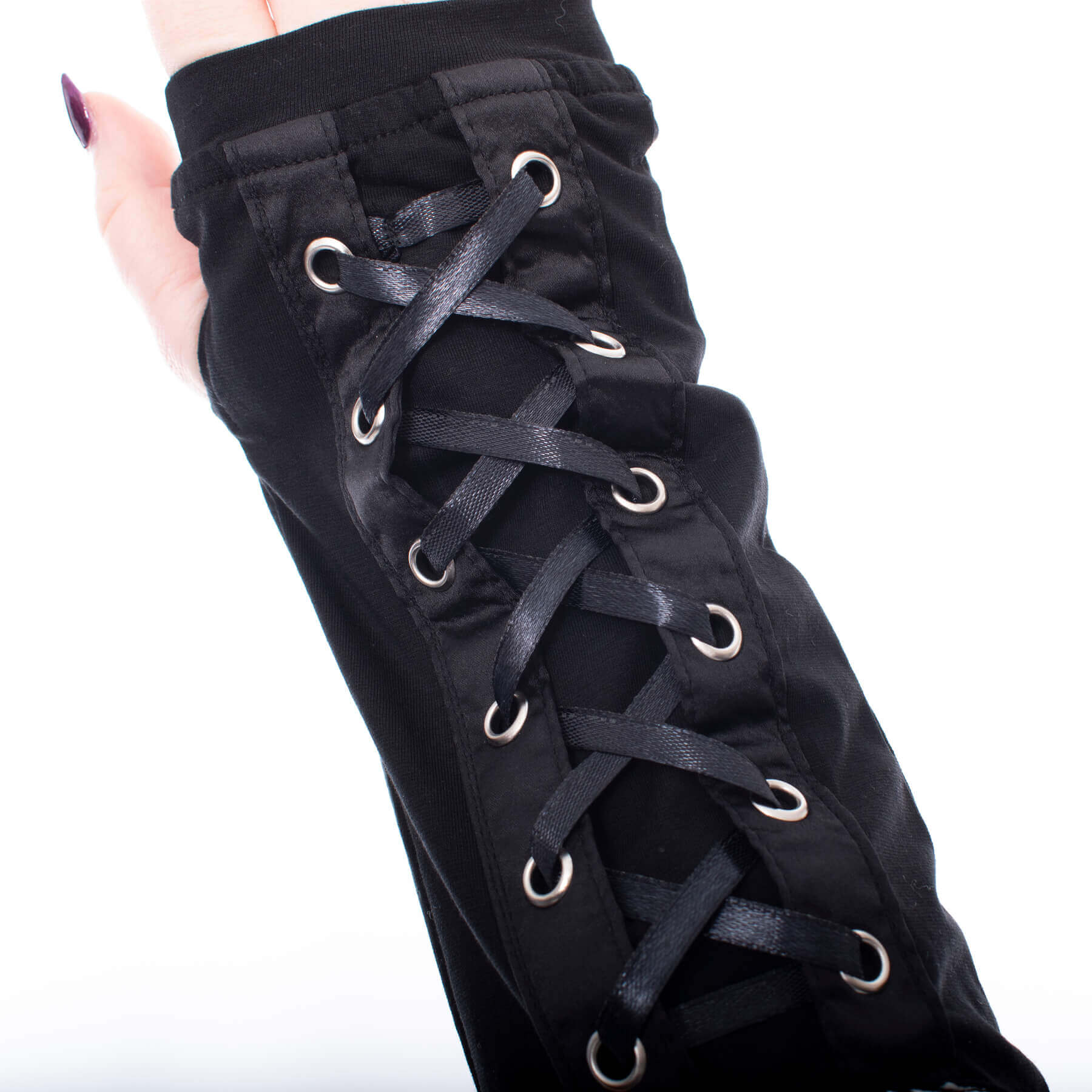 Heartless Luna Arm warmers in Black