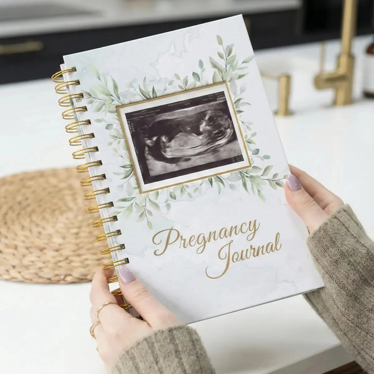 Pregnancy Memory Book - Journal for First Time Moms